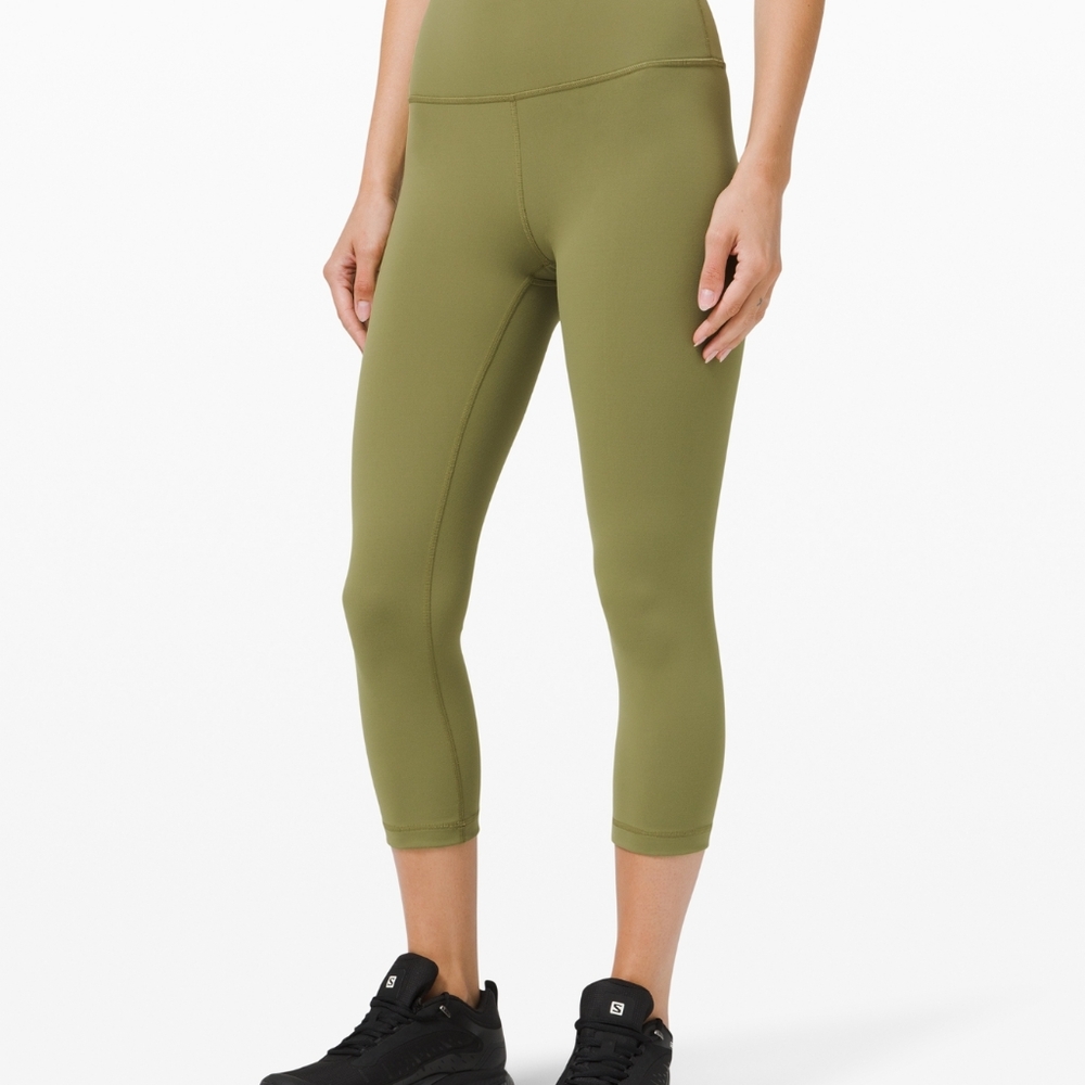 💫sold💫lululemon Wunder Train HR Crop in 21"
